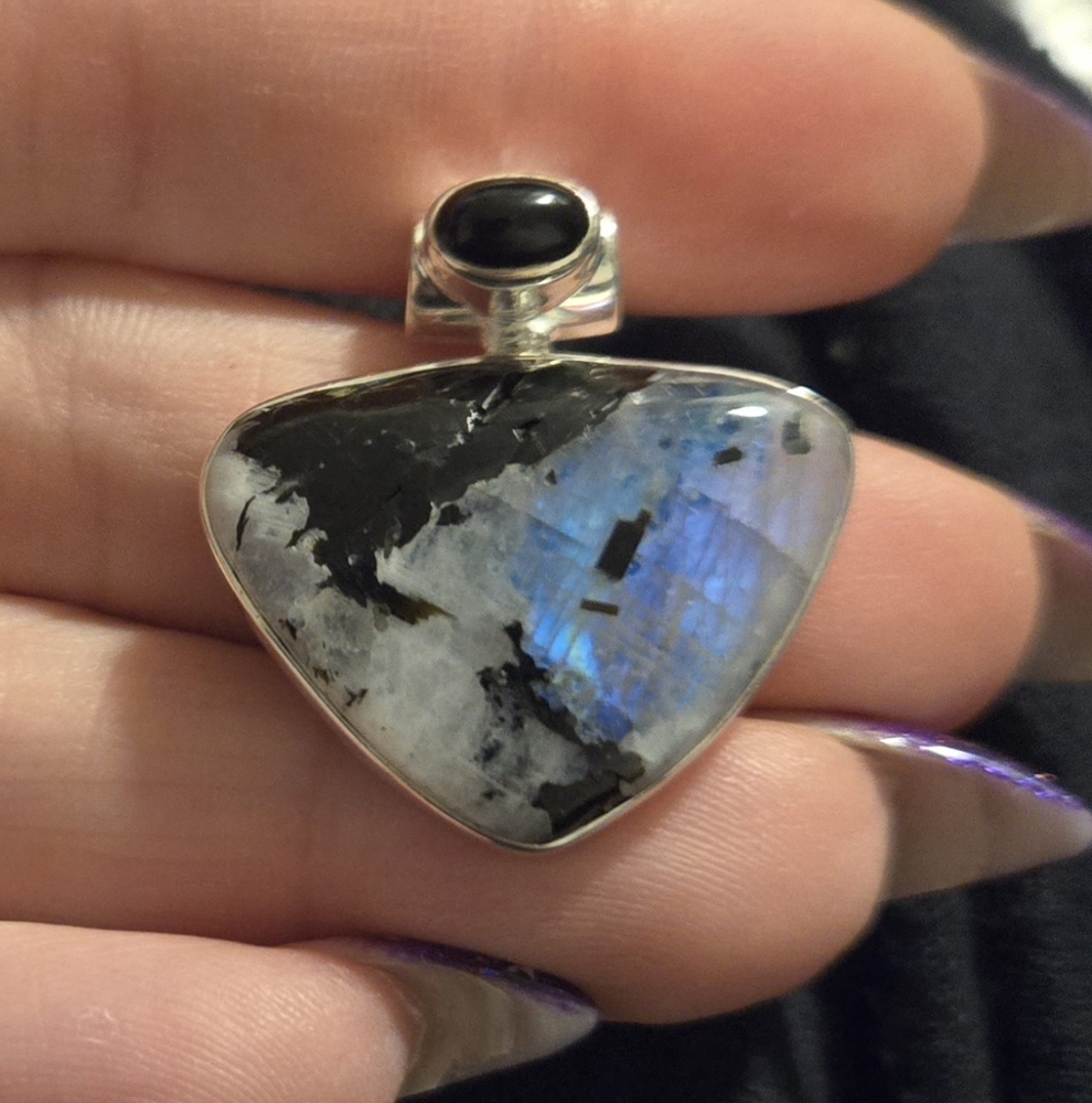 Moonstone and Quartz sterling silver pendant with Obsidian accent - Picture 8 of 9